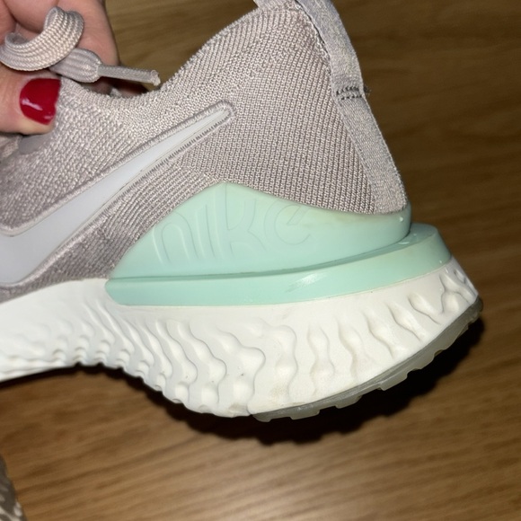 Nike Epic React Flyknit 2 - Picture 7 of 16